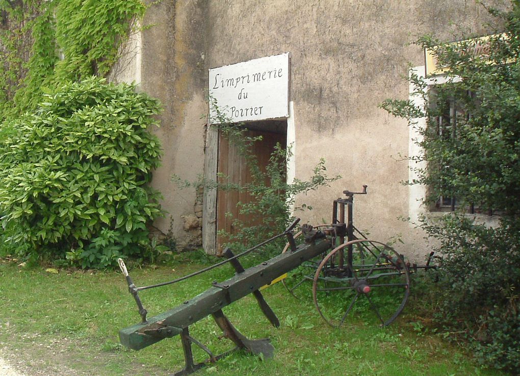 Notre Village 1900, vues divers des lieux, tâches quotidiennes, outils et paysages.
Photos Claude Cristofol