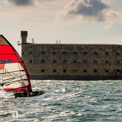 Fort Boyard Challenge 2025 : la pirogue V6 en tête d’affiche