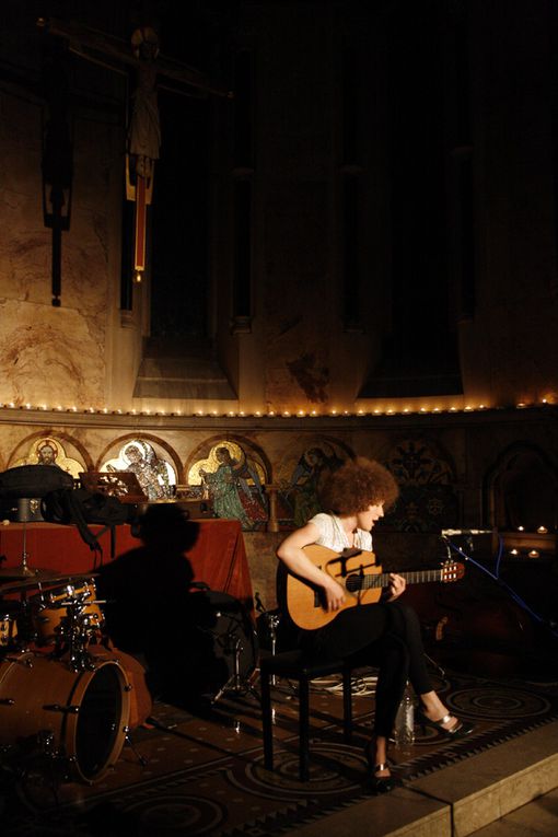 Le 1er mai 2008 à Londres, au cœur de la chapelle St Barnabas dans le quartier de Soho, un superbe concert du style simple intimiste et plein d'émotion !
