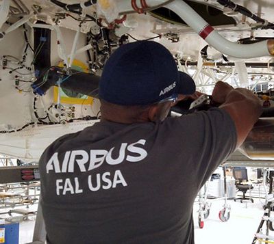 Airbus commence la production de l’avion A220 aux États-Unis