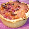 Tartelettes aux groseilles, bananes, pomme et amandes.