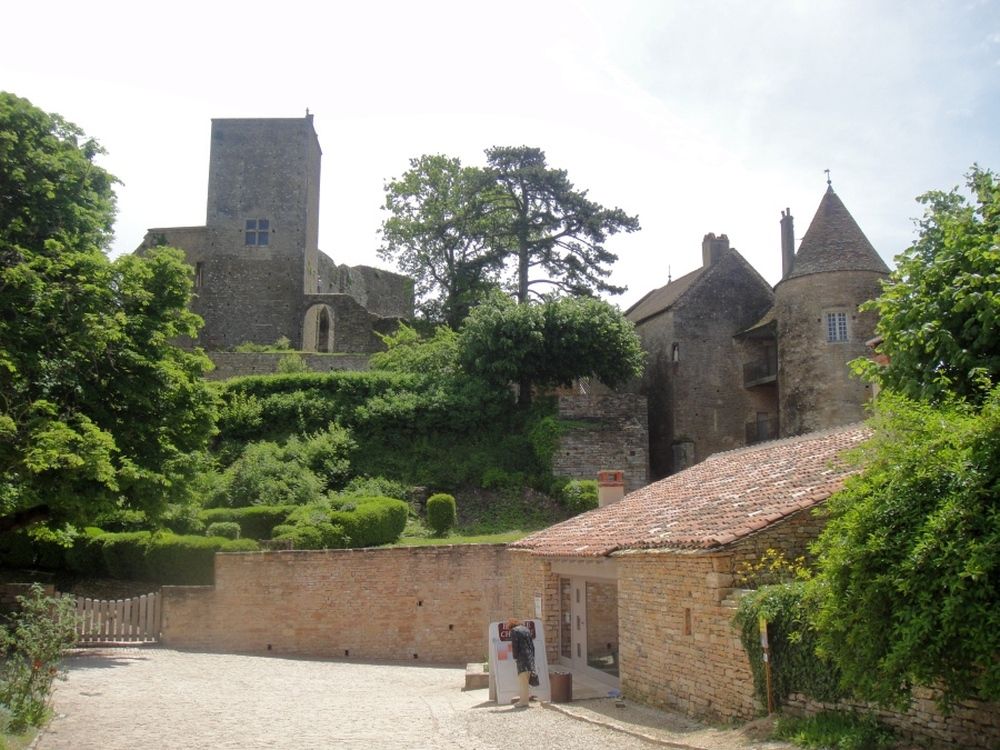 BRANCION bourg médiéval du X, XII et XIVème siècle, où le temps semble s'être arrêté