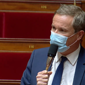 Au milieu de la nuit, l'Assemblée se rendort : le pass sanitaire est adopté