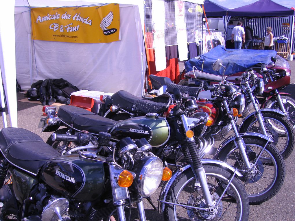 Journées-Coyote-2010-Nogaro
Démonstrations motos et sides anciens