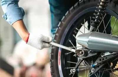 Astuces et stratégies efficaces pour entretenir votre moto sans vous ruiner