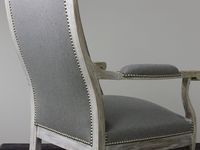 Fauteuil voltaire , clous chrome brossé , tissu couleur mode 