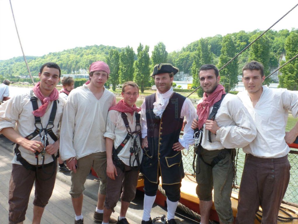 Voilà une belle expérience que de remonter la Seine et ses splendides paysages à bord d'un navire comme le Götheborg. Bienvenue à bord pour cette navigation de 6 heures !