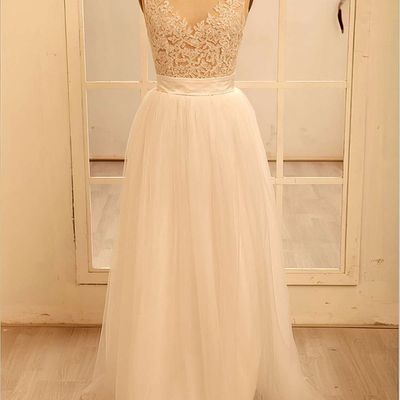 offers plenty of patterns of wedding dresses