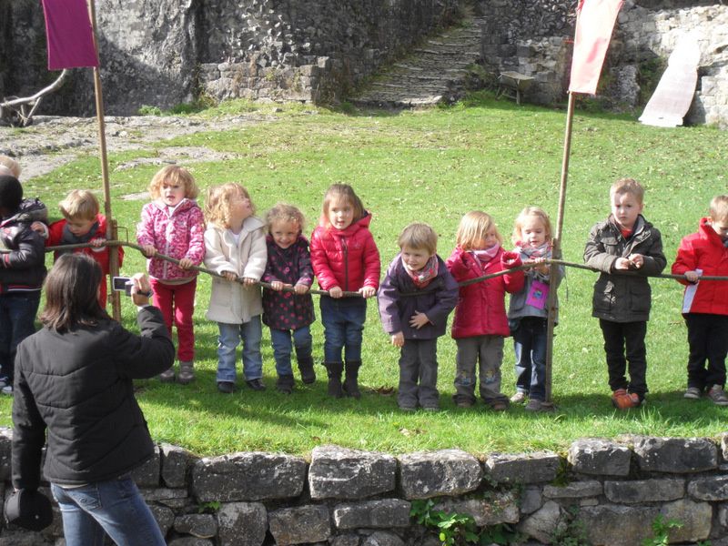 Activité n°1: Visite didactique et interactive du château avec les personnages qui le hantent.