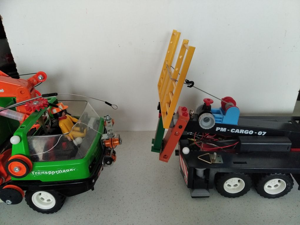 Playmobil Heavy Truck Crane Rotator