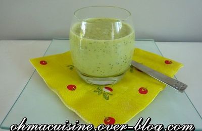 Velouté de courgette au lait de coco et coriandre