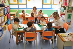 L'école dès 3 ans approuvée par le Sénat!  Parents,  vous n'aurez bientôt plus aucun pouvoir de décision concernant vos enfants,  soyez tres vigilants! 