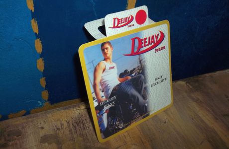 Diseño e Impresión de etiquetas para jeans "Deejay"