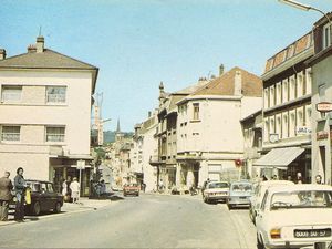 N° 100 rue Clemenceau à Algrange - Menuiserie - Superette - Boucherie - Bazar - Tabac - Bar