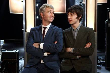 Sur Canal+, Darren Tulett et Miles Kane parlent foot et rock.