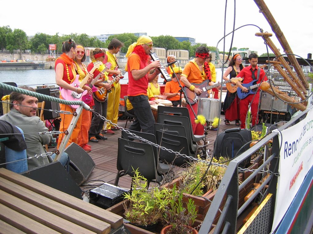 Rencontres des circuits courts, péniche Alternat, Paris (13e), 19 juin 2011