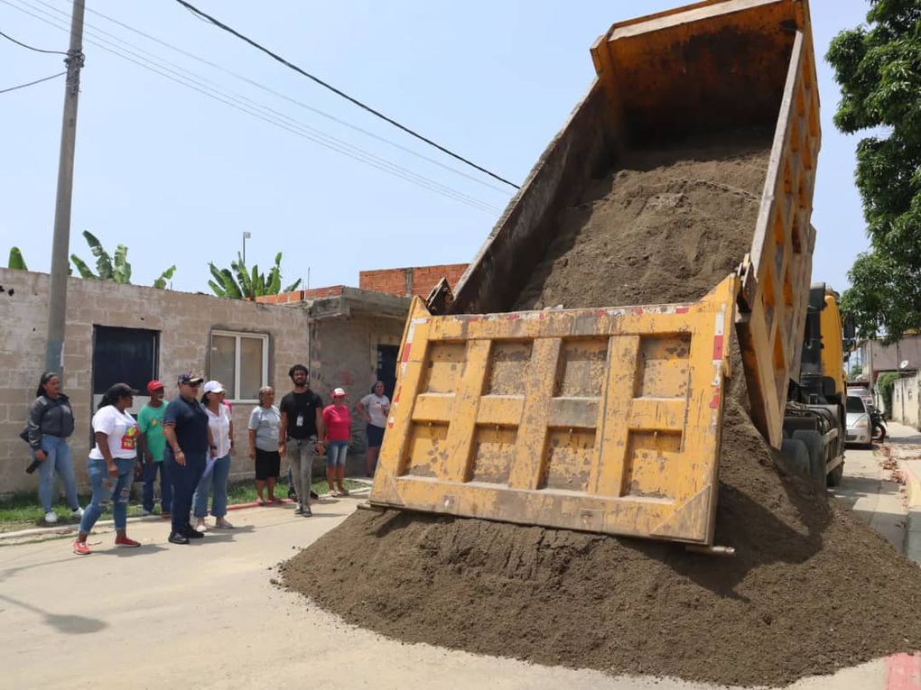  Alcalde Betancourt entregó materiales para rehabilitación de viviendas en sector Gañango de Puerto Cabello