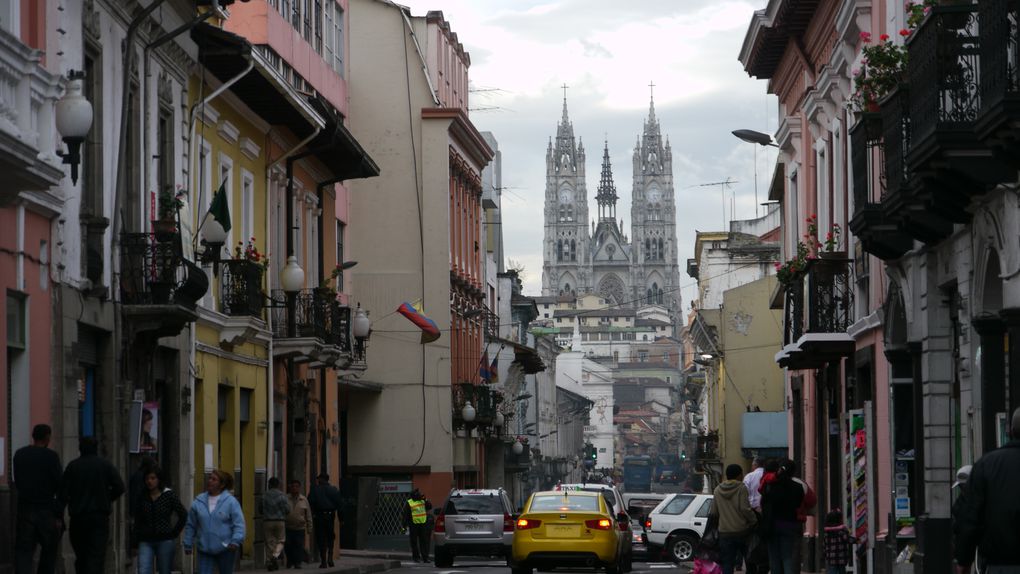 La moitié du monde, Quito, Cuenca, l'Amazonie, les communautés indiennes, les routes défoncées, l'accueil en famille, mille et une choses à relater... souvenirs, souvenirs...