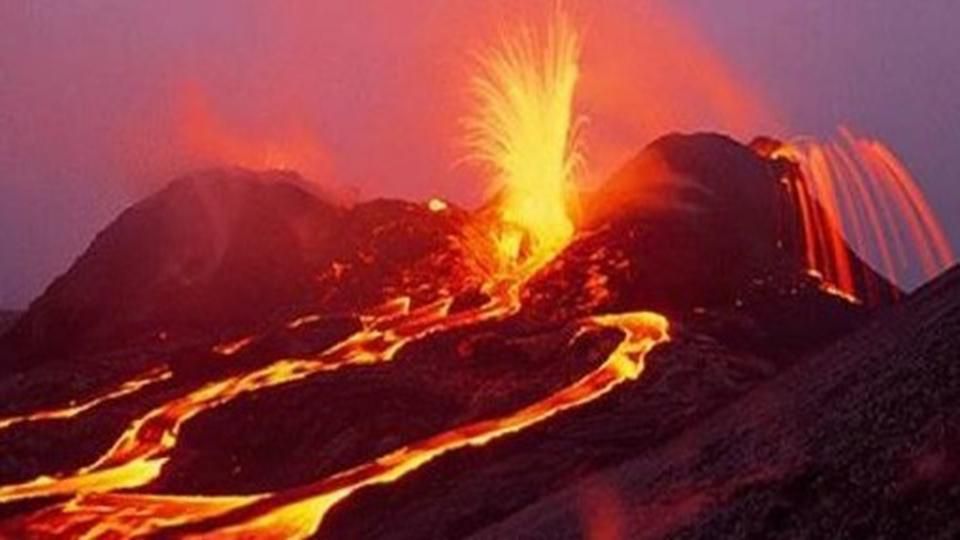 Pays Etranger- Le volcan de Kilauea