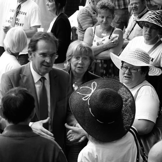 Les salariés de Chaffoteaux s'invitent à "la garden-party du préfet".

