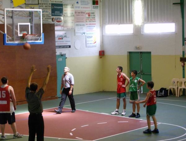 Match hyper serré, suspense insoutenable, public en folie, revivez en images la 1/2 finale des benjamines contre bizanos en 2007