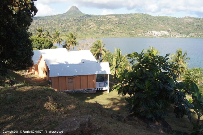 Vous visiterez sous ce dossier tous les villages et les belles plages de Mayotte