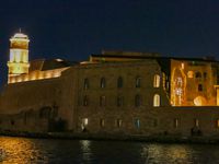 AUTOUR DU PALAIS DU PHARO