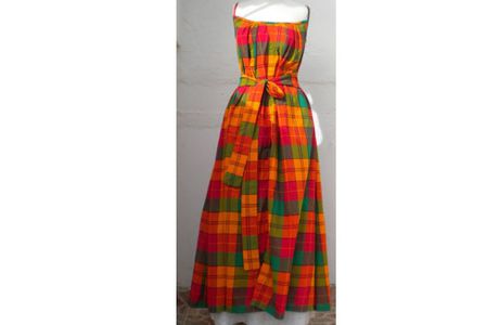 Robe traditionnelle madras rouge, jaune d'or et vert