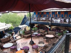 Le restaurant le Dar Nejjarine et sa terrasse et sa vue sur les toits.