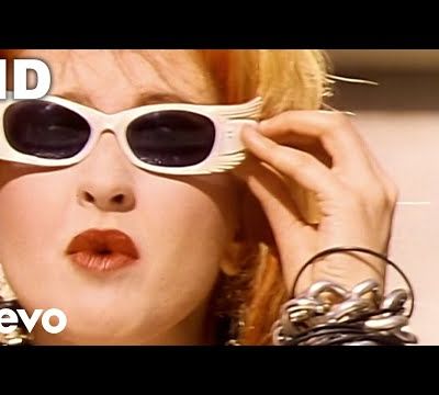 Girls Just Want To Have Fun de Cyndi Lauper pour célébrer la Journée internationale des femmes 