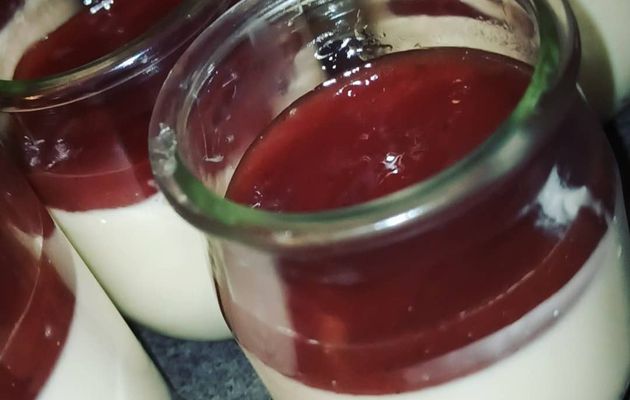 Panna cotta au coulis de fraises 🍓