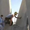 20 ans après la chute du mur de Berlin, les Palestiniens abattent un pan du Mur d’Apartheid (à quand le mur entier ?)