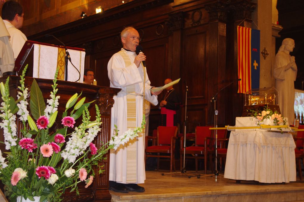 Grande procession en présence de Mgr Rey et Mgr Fisichella dans les rues du Centre ville