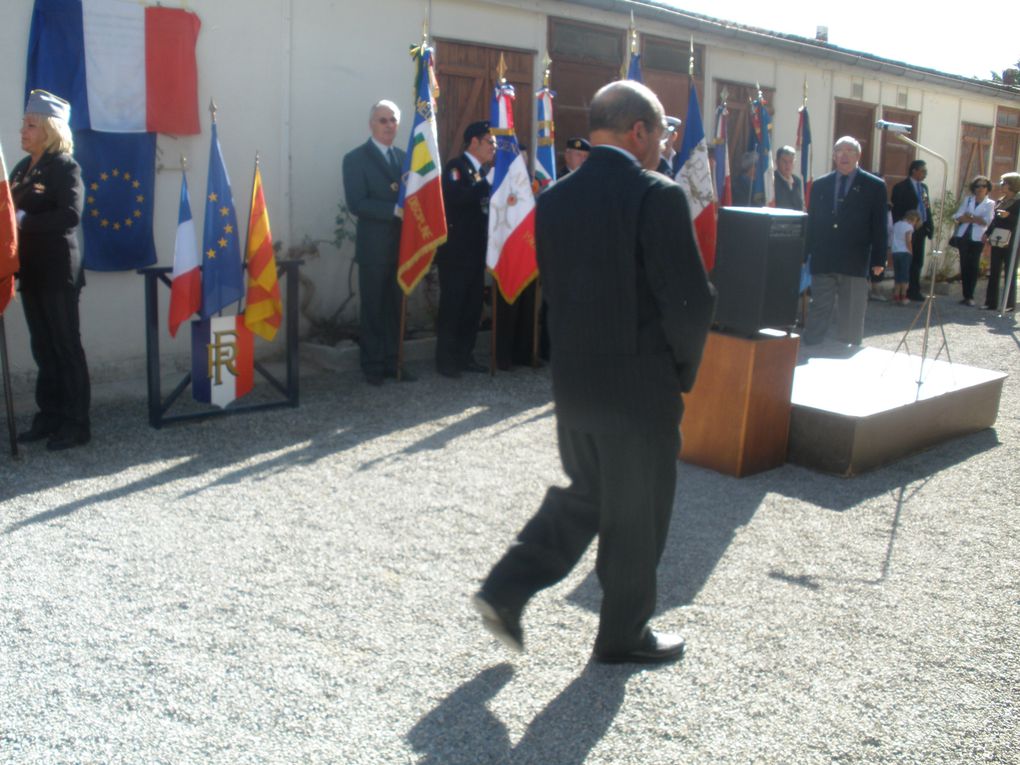 Cérémonie de commémoration de la mémoire des harkis à Montmeyan dans le Var. Dévoilement du plaque en hommage aux harkis.