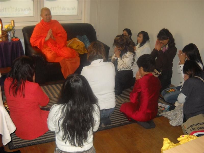 http://watthaidhammaram.over-blog.com/article-buddha-bless-anurak-thai-traditional-thai-massage-98325863.html