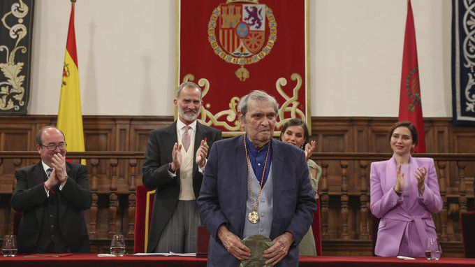Poeta venezolano Rafael Cadenas recibe el Premio Cervantes en Alcalá de Henares