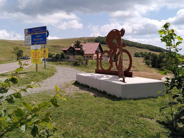 Jeanne d'Arc et L'home projeté, Monument aux démineurs