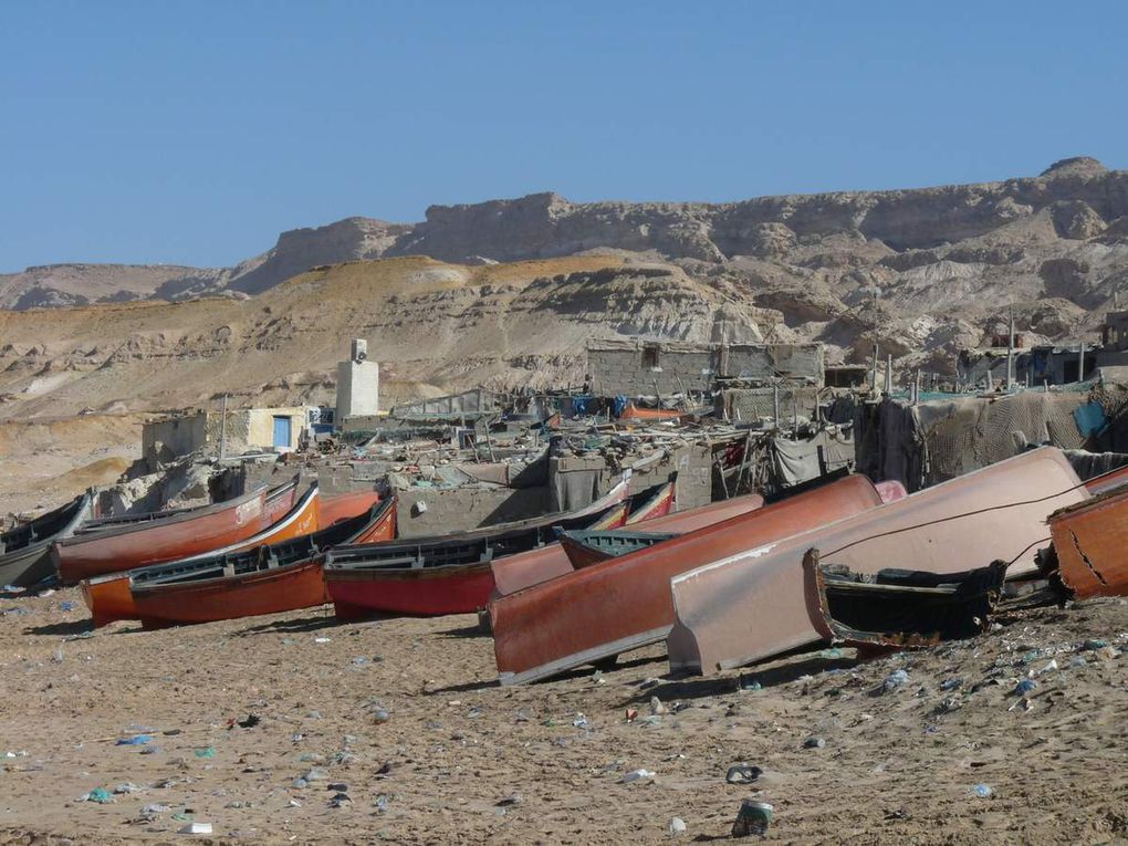 La côte et le village de l'Oued Krâa.