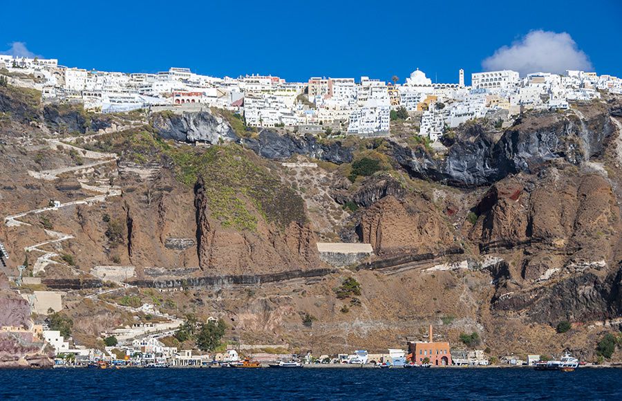 14/16 Martine en Grèce, sur l'ile de Thirasia