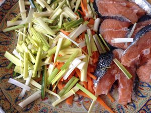 Pavé de saumon en papillote et aux légumes