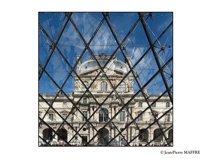 Voici la pyramide du Louvre comme vous ne l’avez peut-être jamais vue.