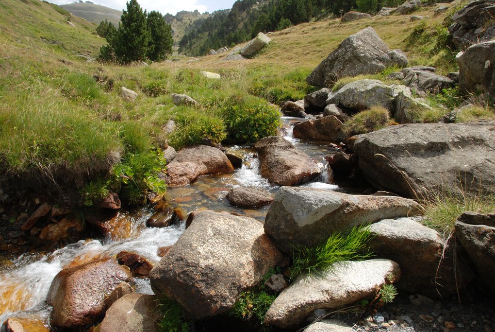 Etapes au Col Envalira 2408m ; Canillo ;  Ville Encamp ; Col Cortals 2083m ; Station Grau Roig ; Pas de la Case (escale )