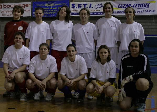 <p>Diaporama de la journ&eacute;e du 14 janvier:</p>
<p>Benjamines, Mika ISABEY, jeu, Meilleures buteuses, r&eacute;compenses, photo de groupe, s&eacute;lections matchs de gala.....</p>