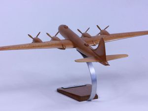 Boeing B29 Superfortress (échelle : 1/90°, bois : hêtre)