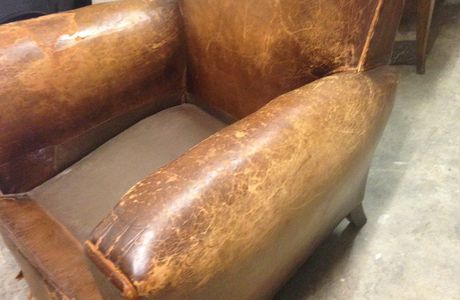 Restaurer un fauteuil "Club": Tissu ou cuir?