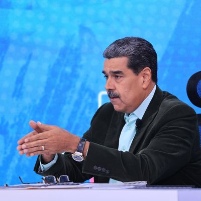 Maduro: Gobernaciones deben adaptarse a los nuevos tiempos para dejar de ser pesadas, indolentes y burócratas