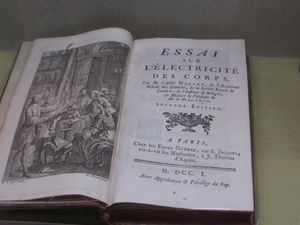 grand salon, cônes de Zarka , vieux livre scientifique  de l'abbé Nollet de 1750