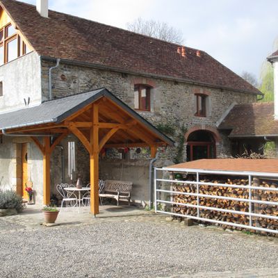 Notre Grange et Béarnaise à Castetnau Camblong situées dans le quartier Bas de Bordes