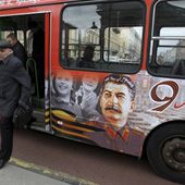 Un bus à l'effigie de Staline roule à Saint-Pétersbourg | Europe