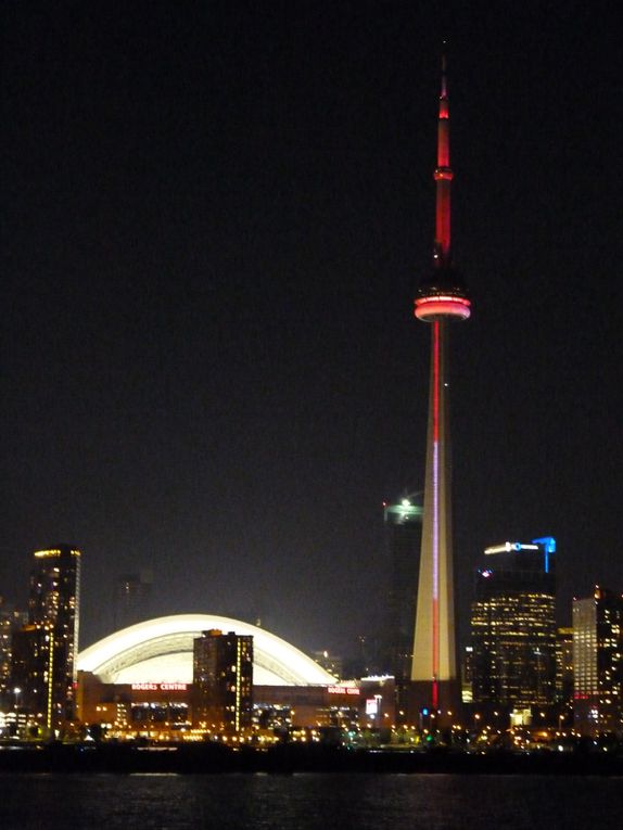 Toronto Island! Einfach anschauen und genießen...ohne Worte! Man kommt sich wie auf nem anderen Planeten vor, wenn man aus der Stadt rauskommt...